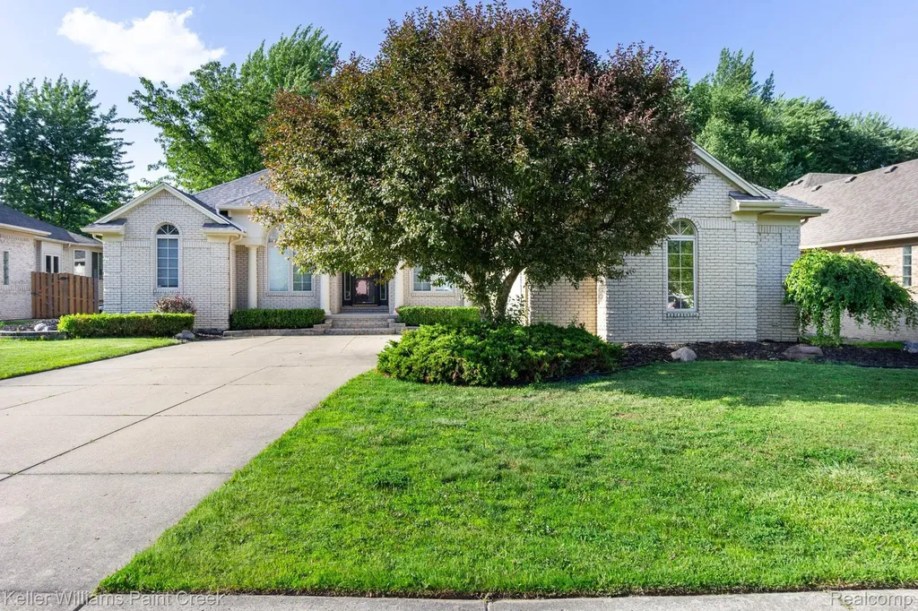 20695 Gaberty Drive Clinton Charter Township MI 48038