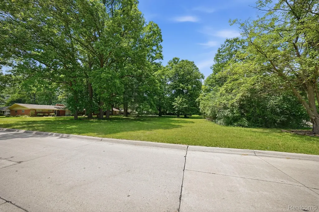28993 Monterey Drive Southfield City MI 48076