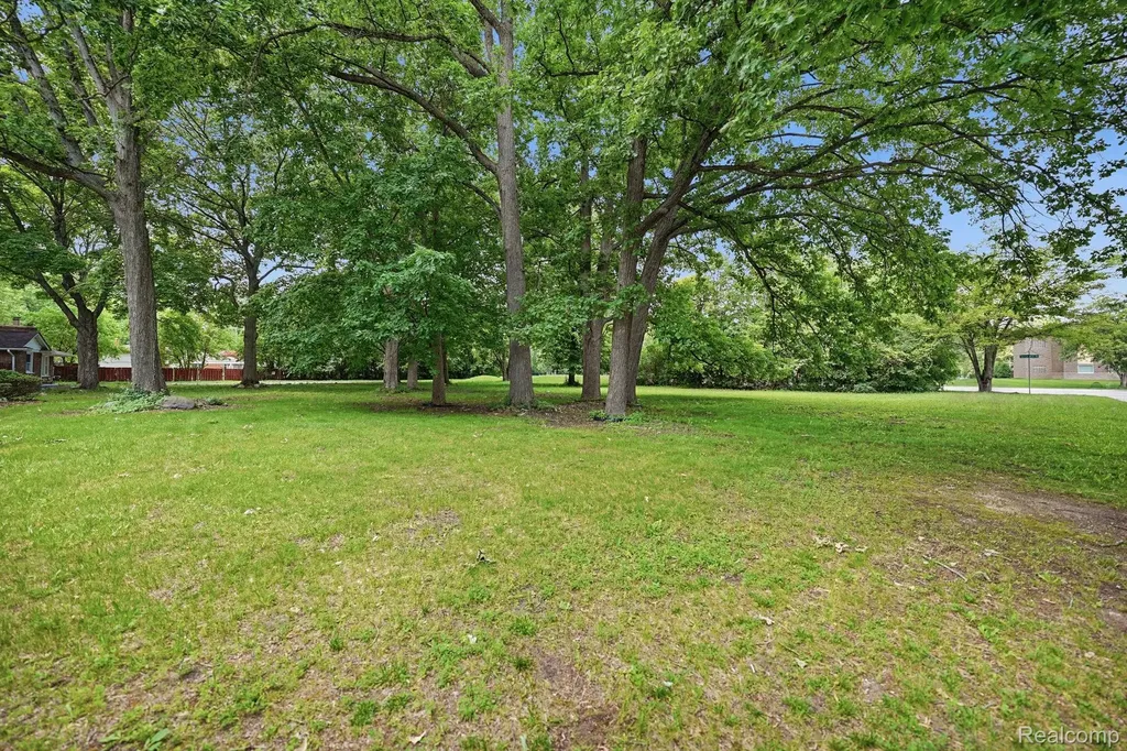 28993 Monterey Drive Southfield City MI 48076