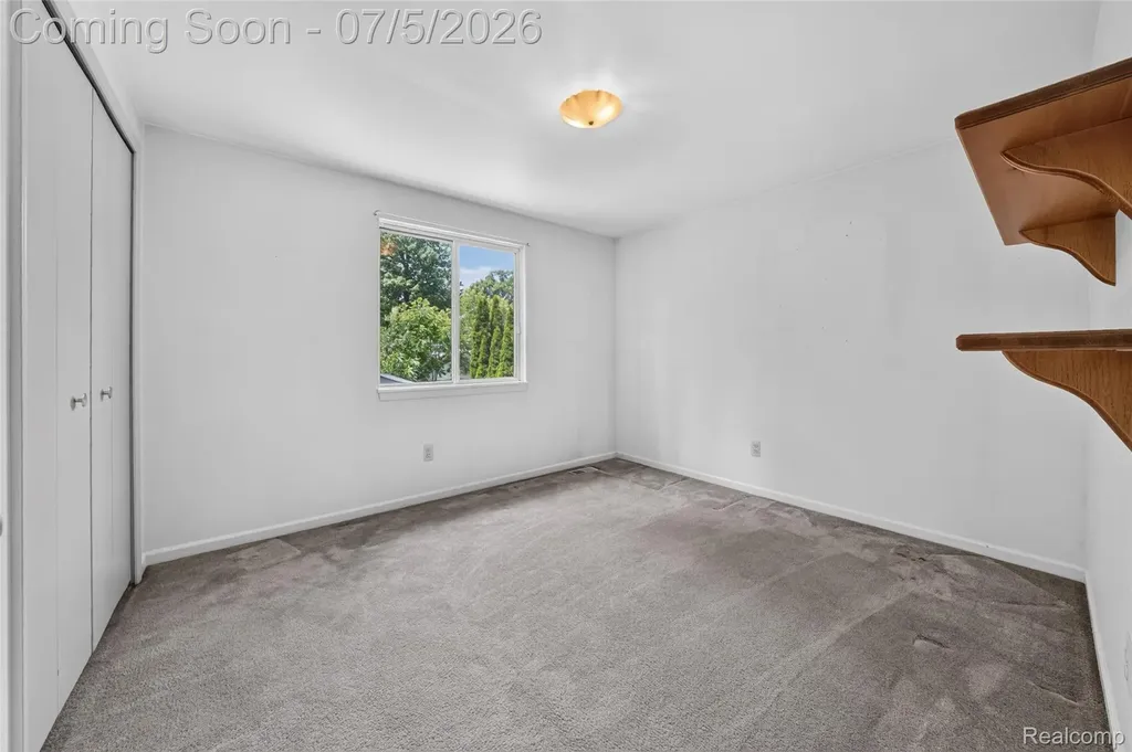 2305 Ellery Avenue Waterford Charter Township MI 48327