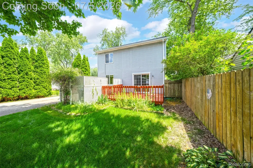 2305 Ellery Avenue Waterford Charter Township MI 48327