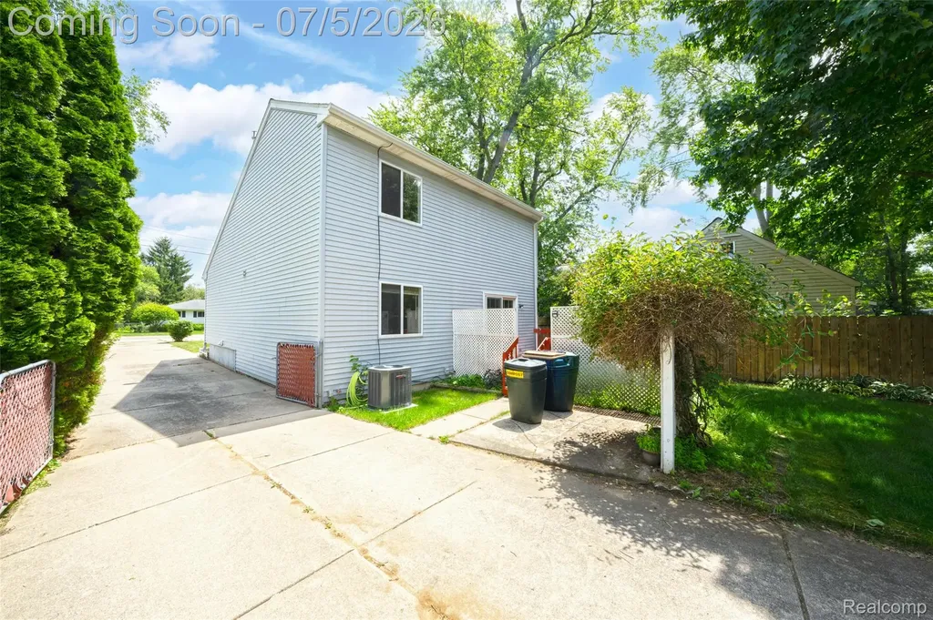 2305 Ellery Avenue Waterford Charter Township MI 48327