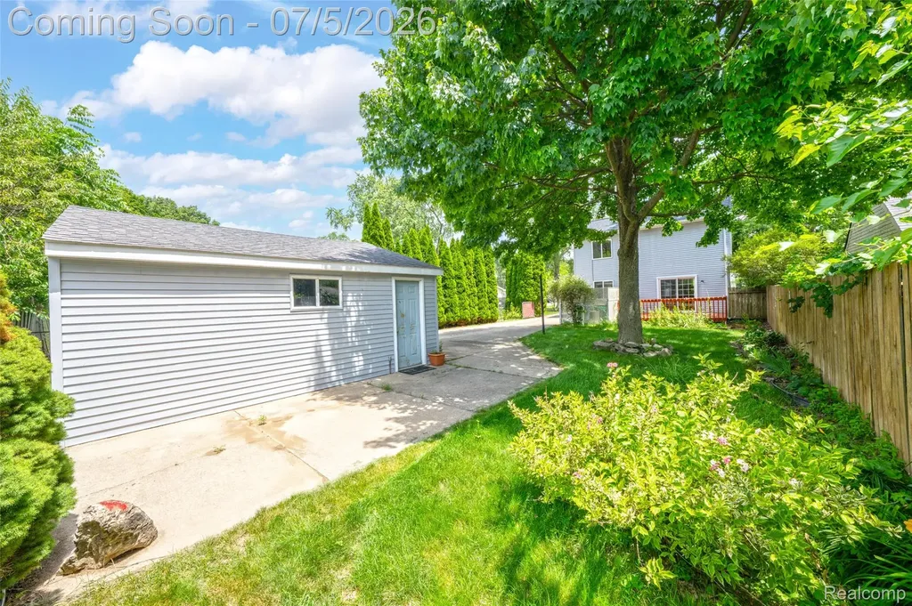 2305 Ellery Avenue Waterford Charter Township MI 48327