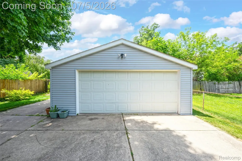2305 Ellery Avenue Waterford Charter Township MI 48327
