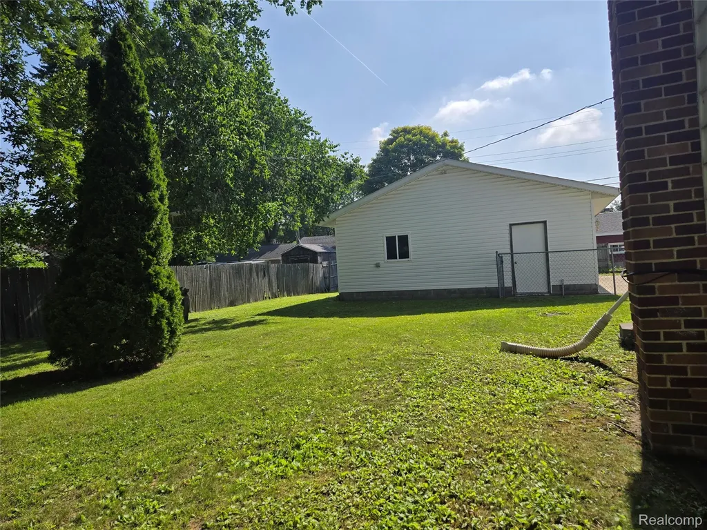 1569 New Hampshire Avenue Marysville City MI 48040