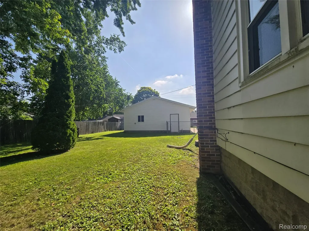 1569 New Hampshire Avenue Marysville City MI 48040