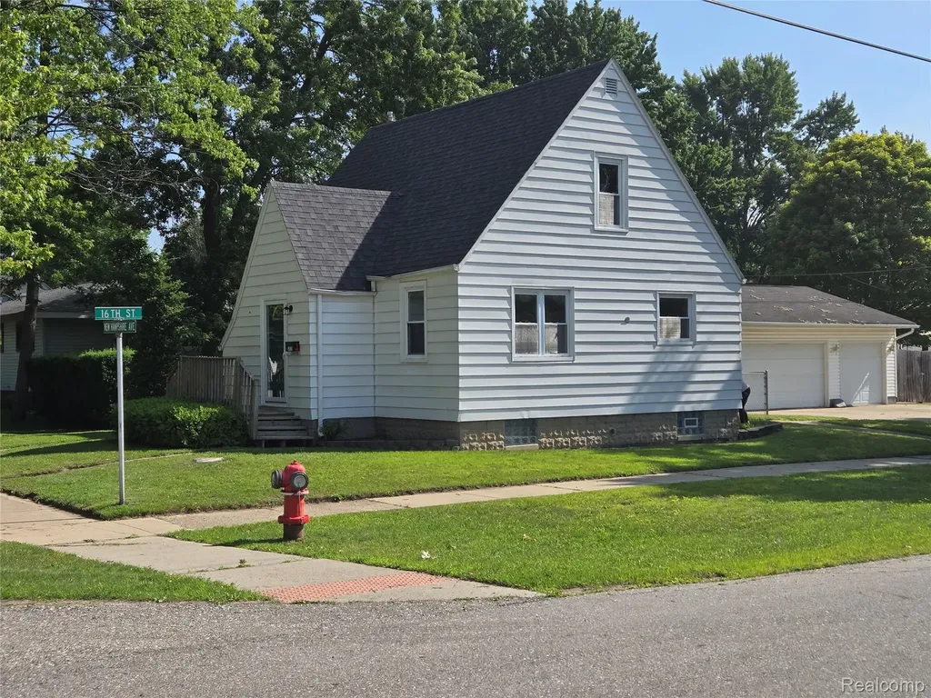 1569 New Hampshire Avenue Marysville City MI 48040