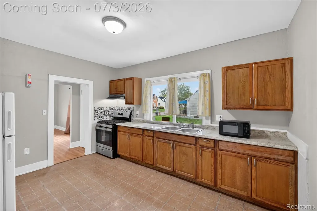 6881 Brace Street Detroit City MI 48228