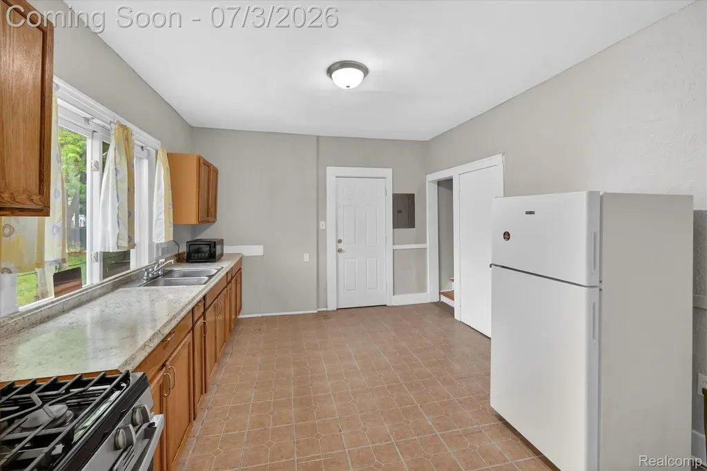 6881 Brace Street Detroit City MI 48228
