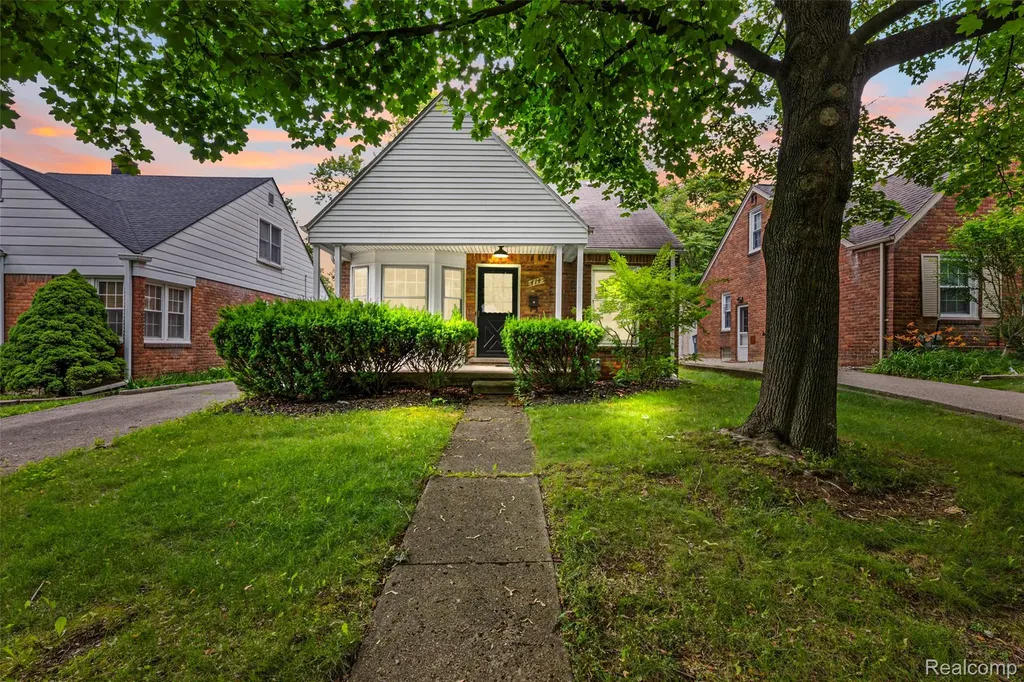 414 Aqua Court Royal Oak City MI 48073