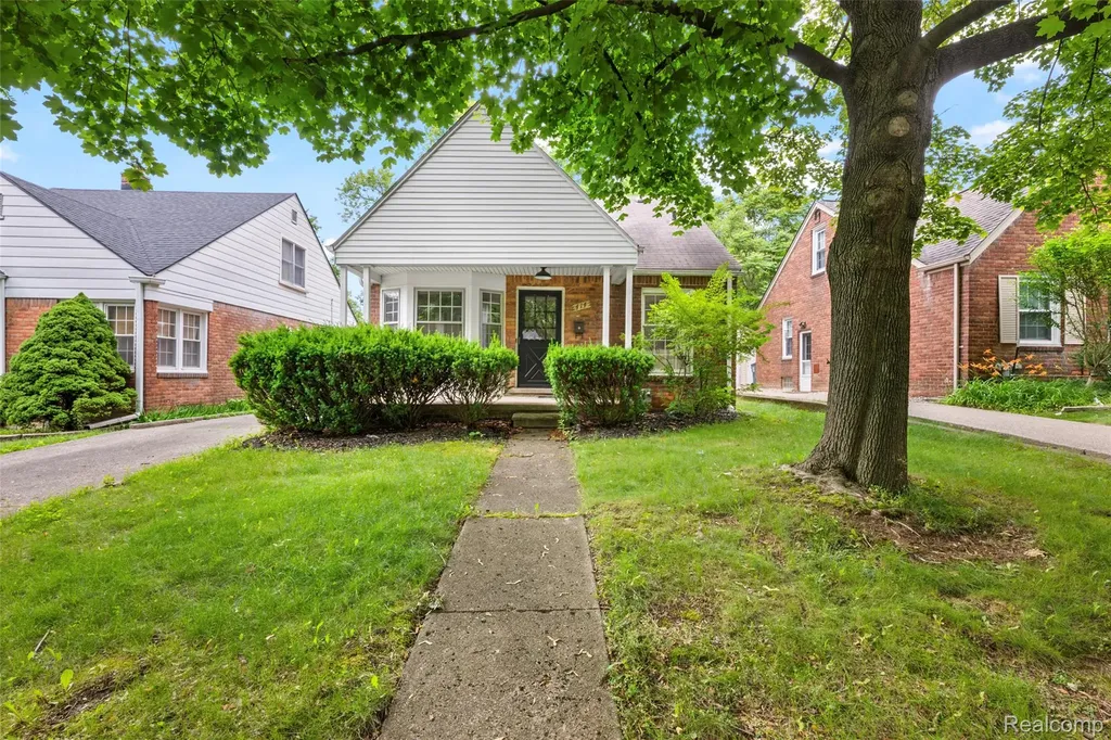 414 Aqua Court Royal Oak City MI 48073