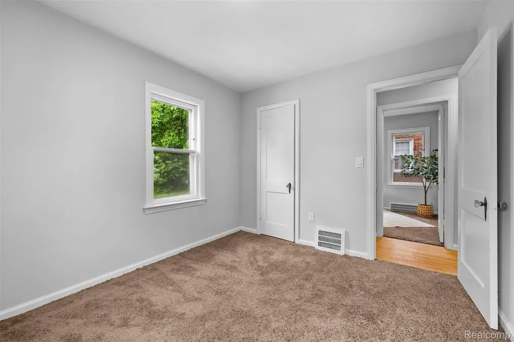 414 Aqua Court Royal Oak City MI 48073