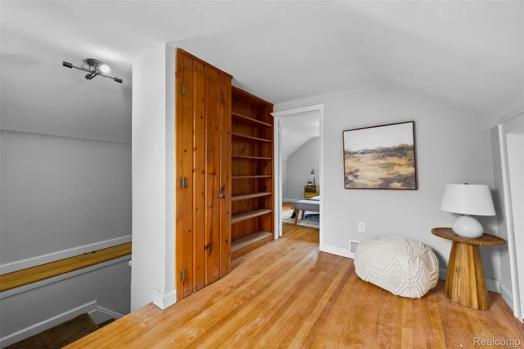 414 Aqua Court Royal Oak City MI 48073