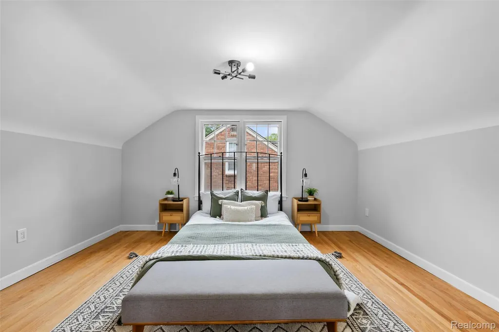 414 Aqua Court Royal Oak City MI 48073