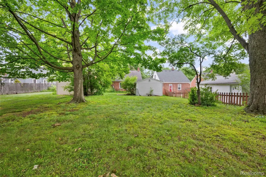414 Aqua Court Royal Oak City MI 48073