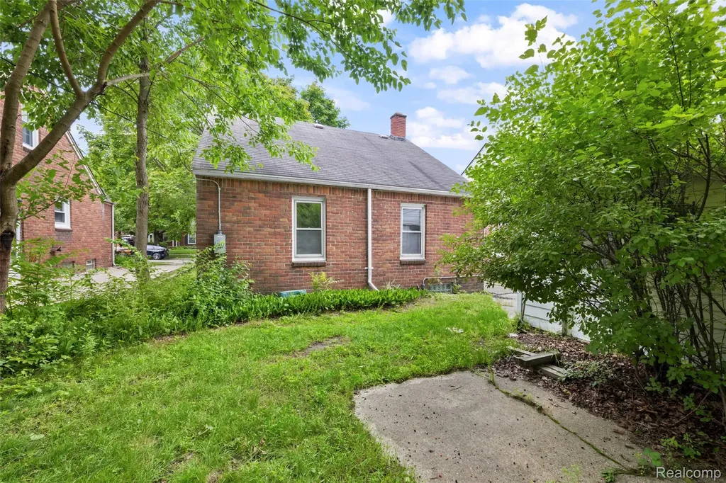 414 Aqua Court Royal Oak City MI 48073