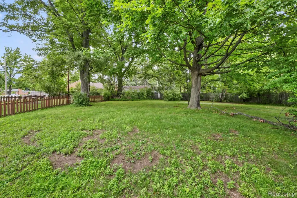 414 Aqua Court Royal Oak City MI 48073