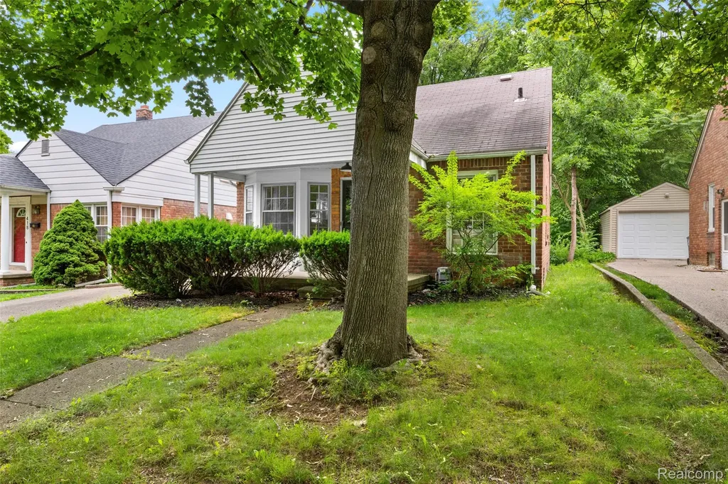 414 Aqua Court Royal Oak City MI 48073