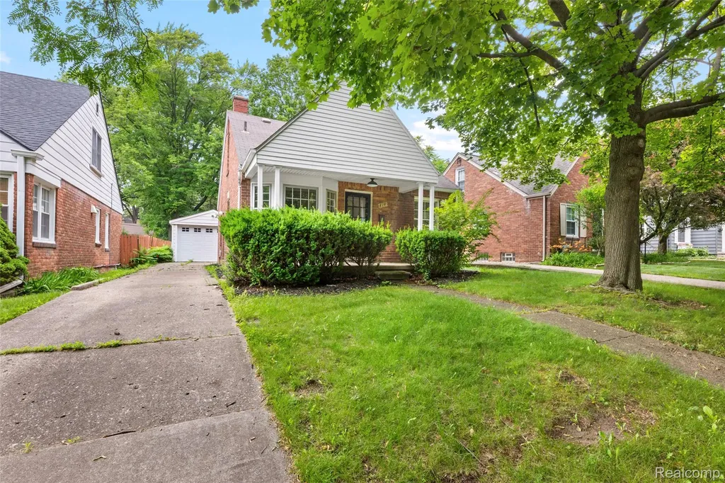 414 Aqua Court Royal Oak City MI 48073