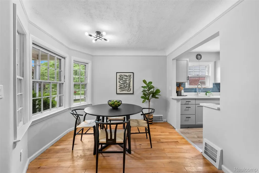 414 Aqua Court Royal Oak City MI 48073
