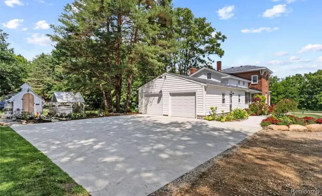 4567 N Seymour Road Flushing Charter Township MI 48433