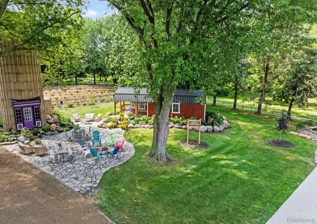 4567 N Seymour Road Flushing Charter Township MI 48433