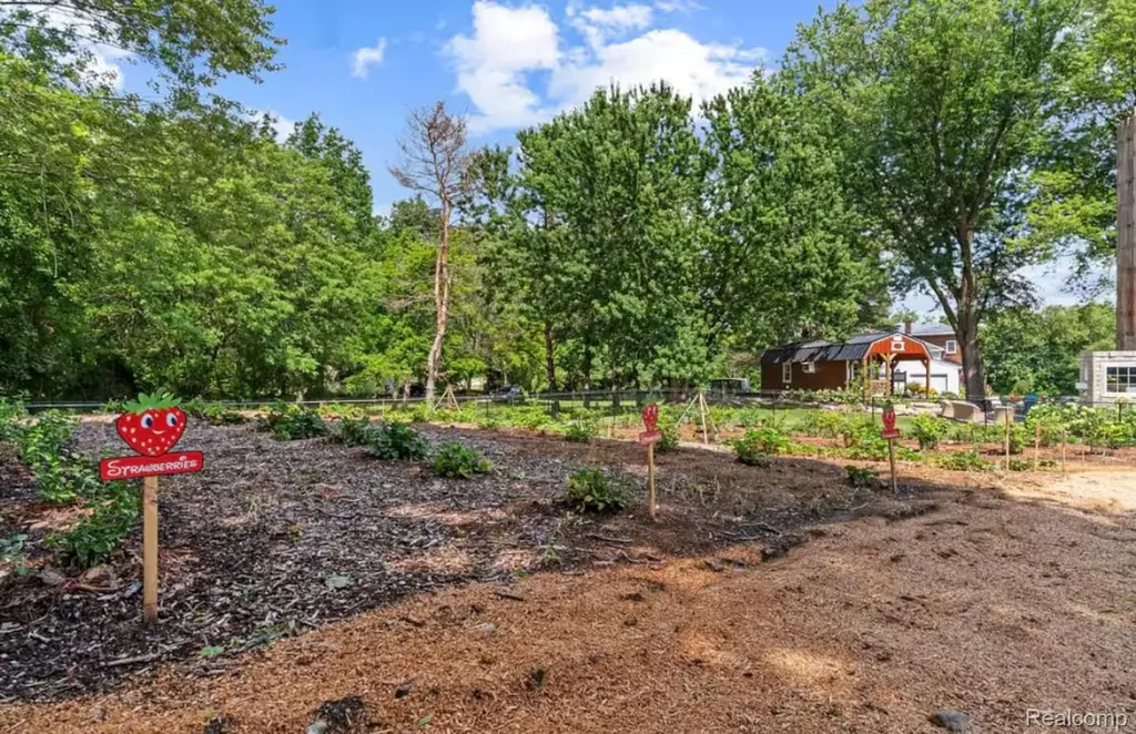 4567 N Seymour Road Flushing Charter Township MI 48433