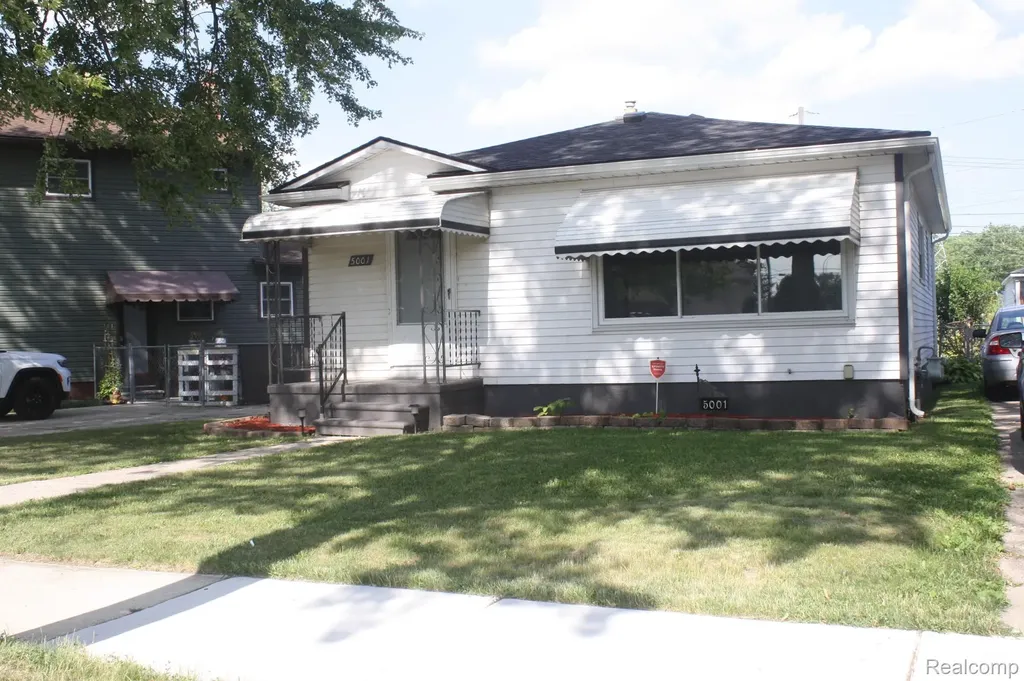 5001 Montfaucon Street Trenton City MI 48183