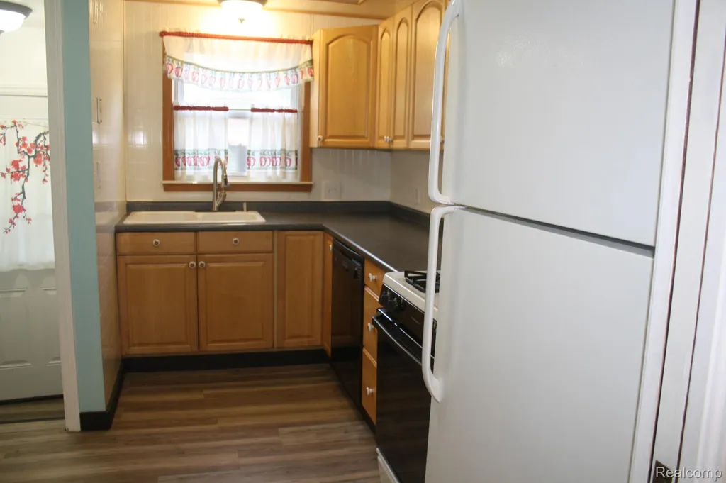 5001 Montfaucon Street Trenton City MI 48183