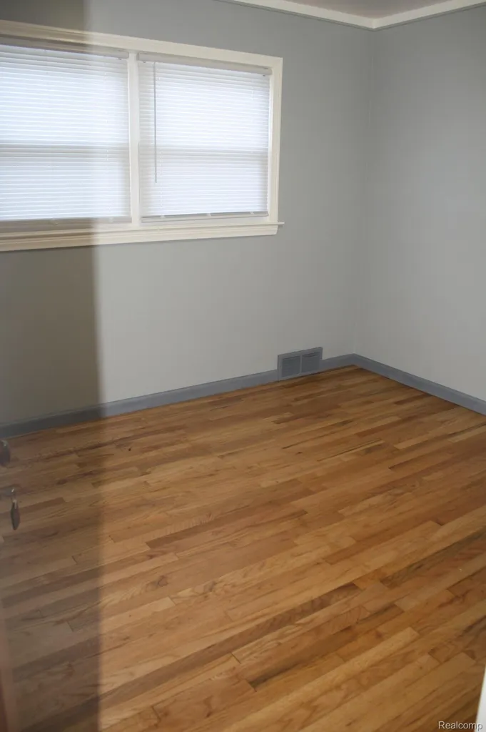 5001 Montfaucon Street Trenton City MI 48183