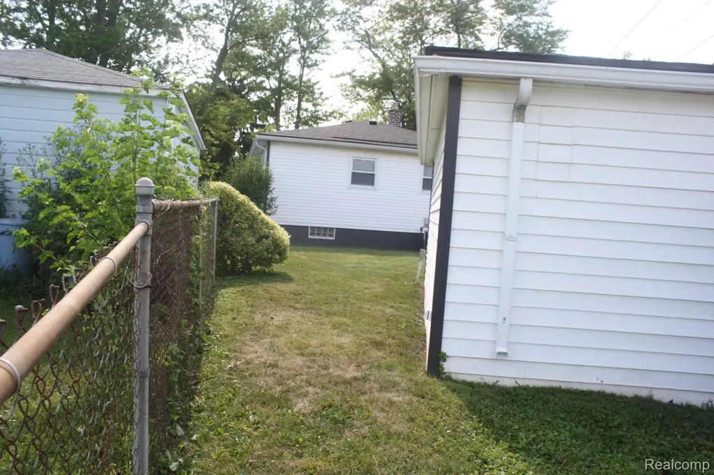 5001 Montfaucon Street Trenton City MI 48183
