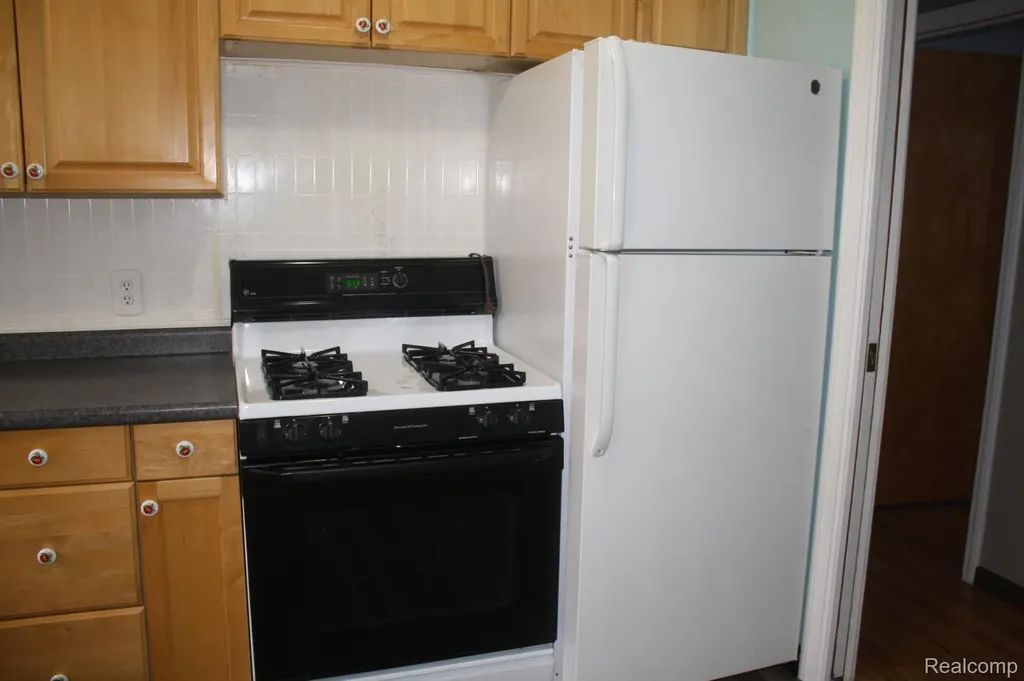 5001 Montfaucon Street Trenton City MI 48183