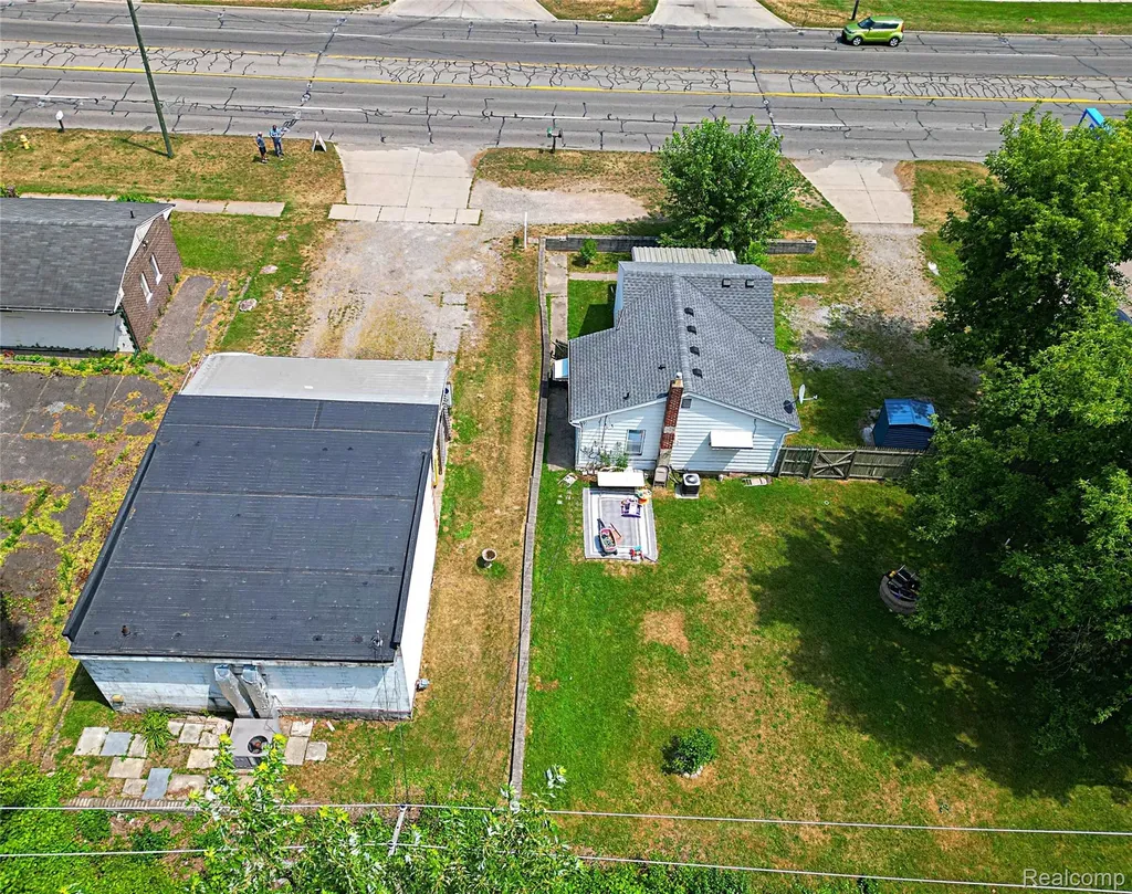 8411 N Middlebelt Road Westland City MI 48185