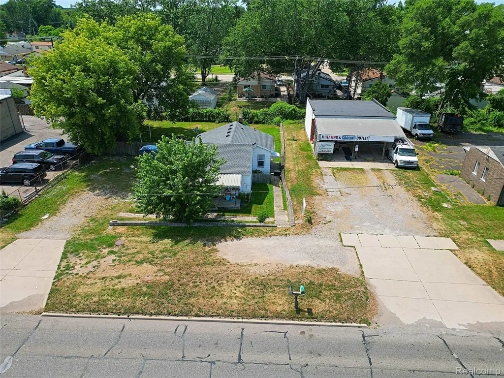 8411 N Middlebelt Road Westland City MI 48185