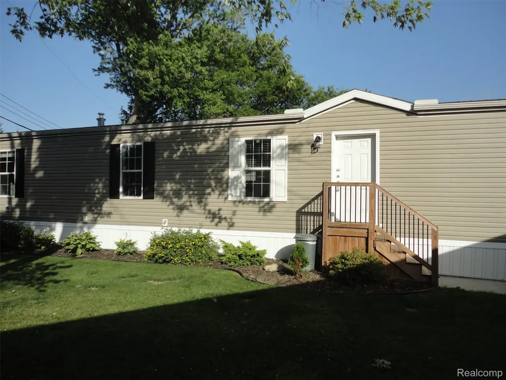 21 Saint Andrews Bedford Township MI 48182