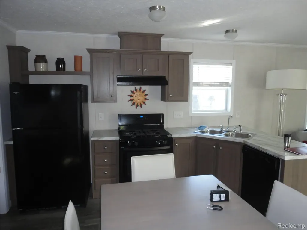 21 Saint Andrews Bedford Township MI 48182