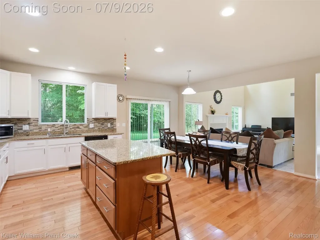 846 Monterey Lane Rochester Hills City MI 48307