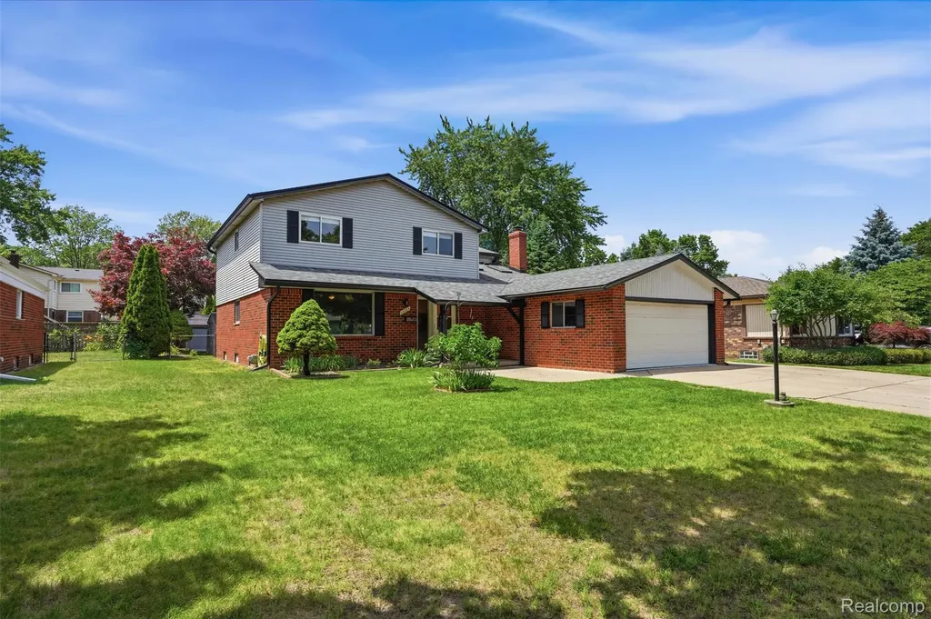 14385 Pere Street Livonia City MI 48154