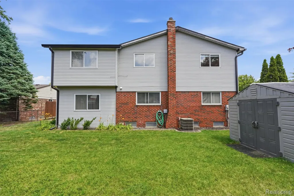 14385 Pere Street Livonia City MI 48154
