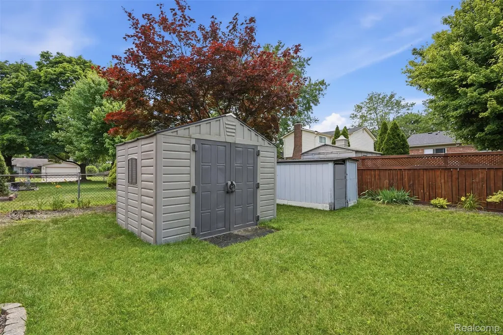 14385 Pere Street Livonia City MI 48154