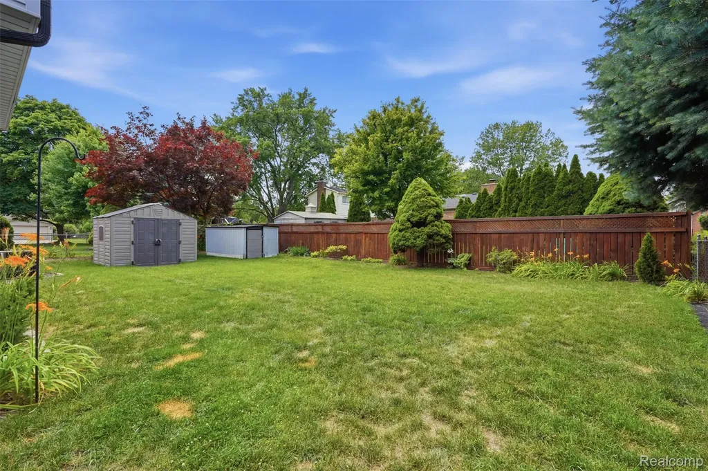 14385 Pere Street Livonia City MI 48154