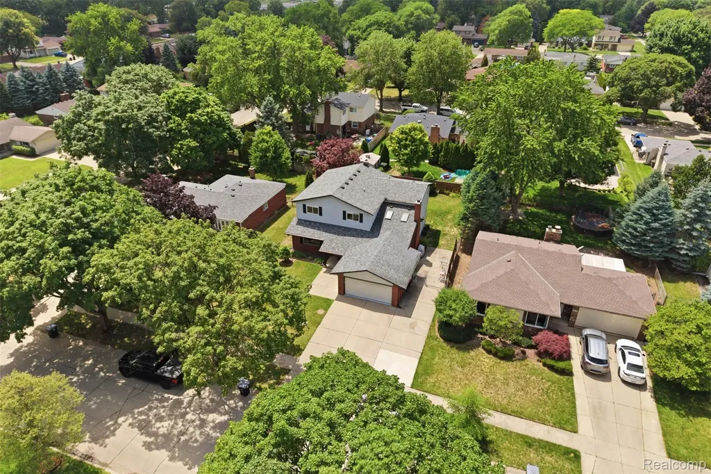 14385 Pere Street Livonia City MI 48154