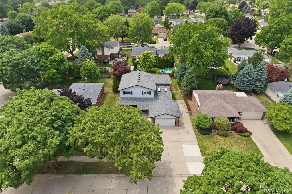 14385 Pere Street Livonia City MI 48154