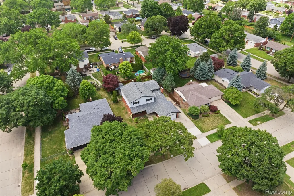 14385 Pere Street Livonia City MI 48154