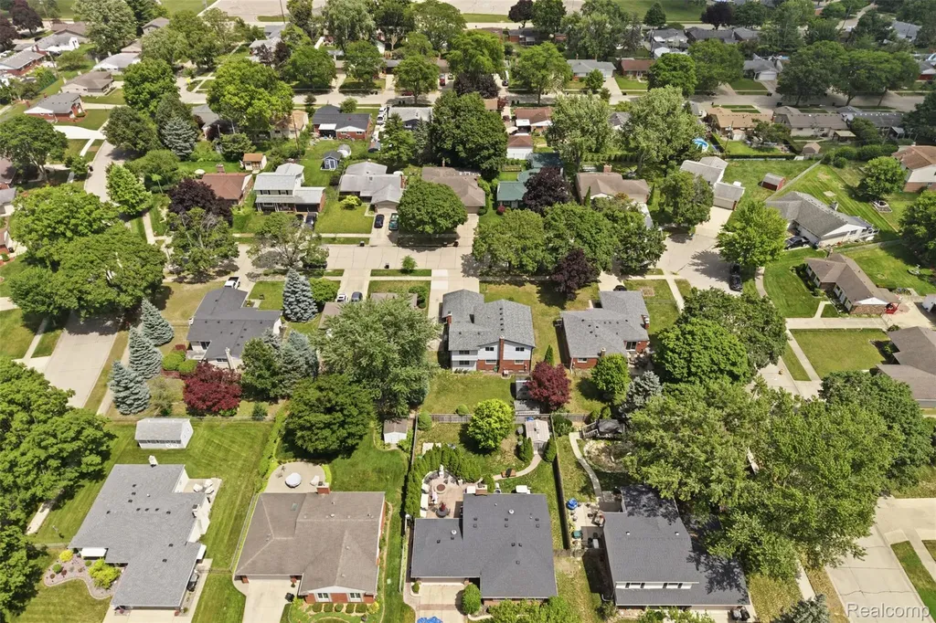 14385 Pere Street Livonia City MI 48154