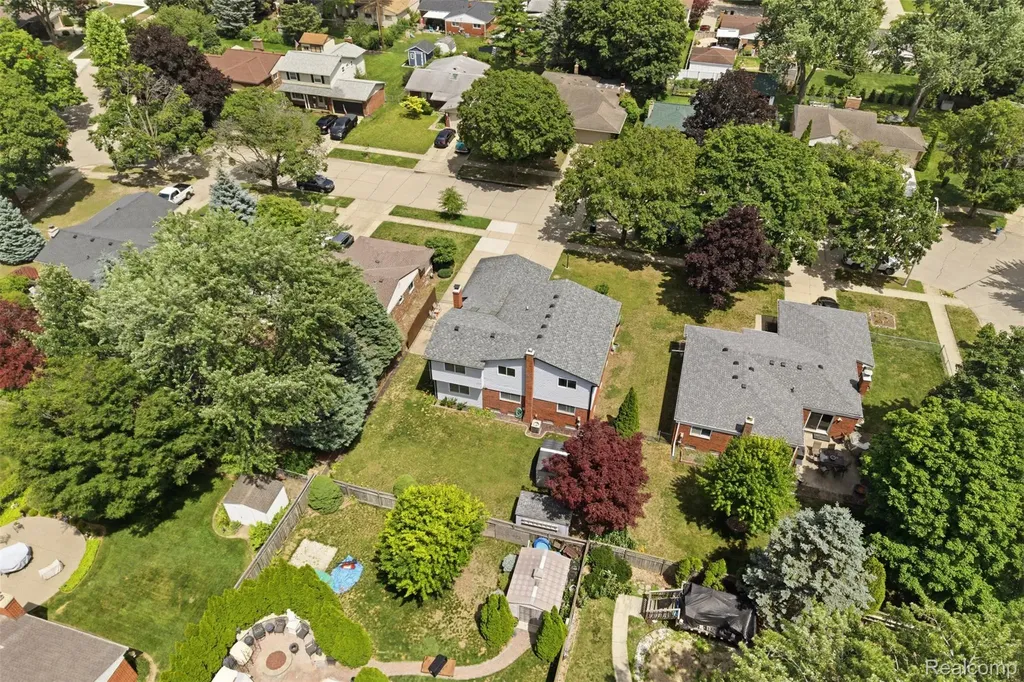 14385 Pere Street Livonia City MI 48154