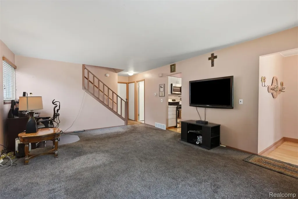 14385 Pere Street Livonia City MI 48154