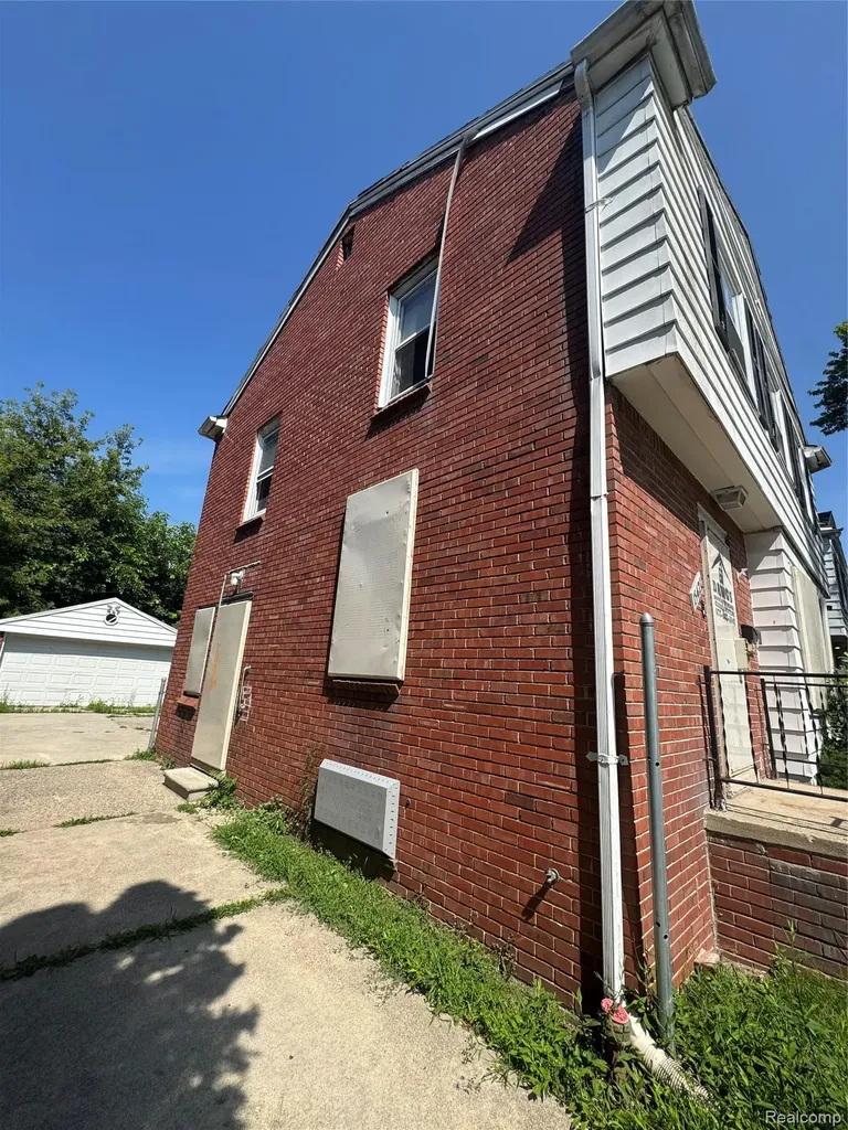 15421 Evergreen Road Detroit City MI 48223