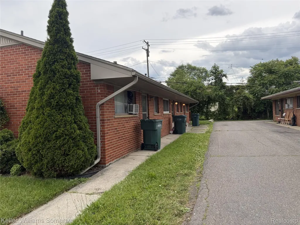4178 Drouillard Street Lincoln Park City MI 48146