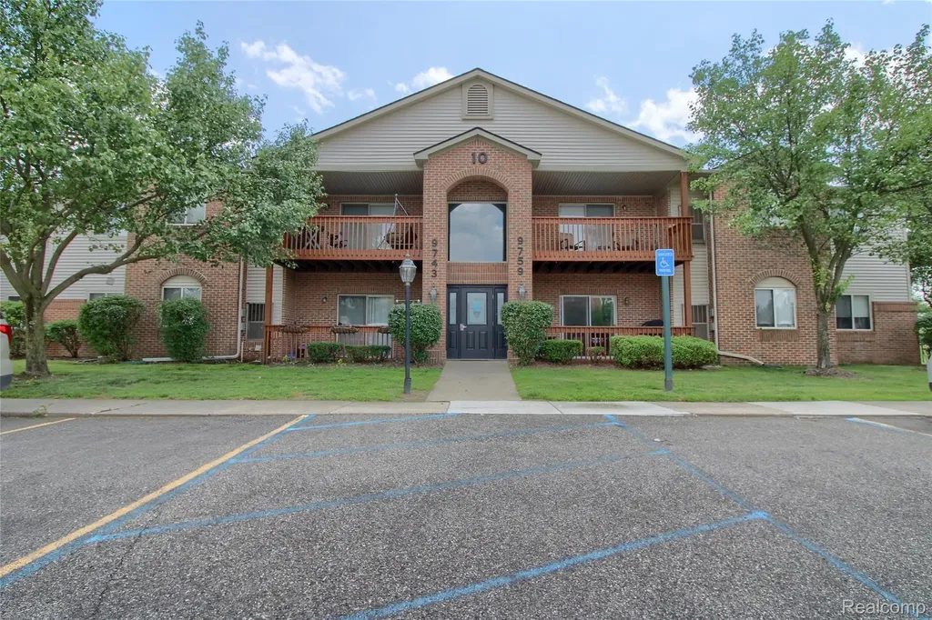 9743 Wildflower Court Van Buren Charter Township MI 48111